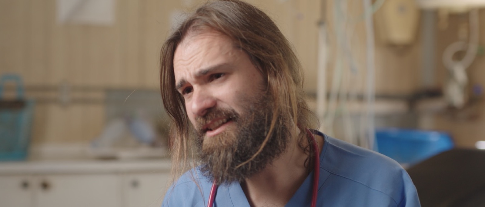 Retrato de Iñaki Alegría con uniforme sanitario y fonendoscopio